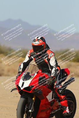 media/Dec-09-2023-SoCal Trackdays (Sat) [[76a8ac2686]]/Turn 4 Set 1 (1120am)/